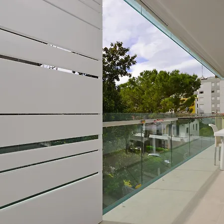 Fiore-4 By Interhome